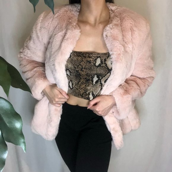 Never Used Cute Pink Luxe Fur Coat - Picture 7 of 16